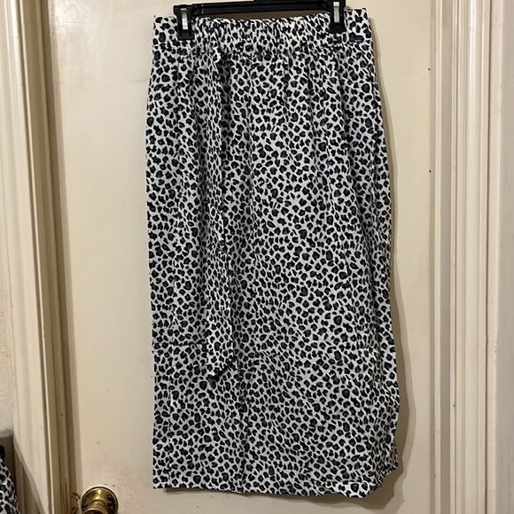 NWT Leopard 2 Piece Outfit Dress Spaghetti Strap V Neck Top and skirt set M - Picture 5 of 5